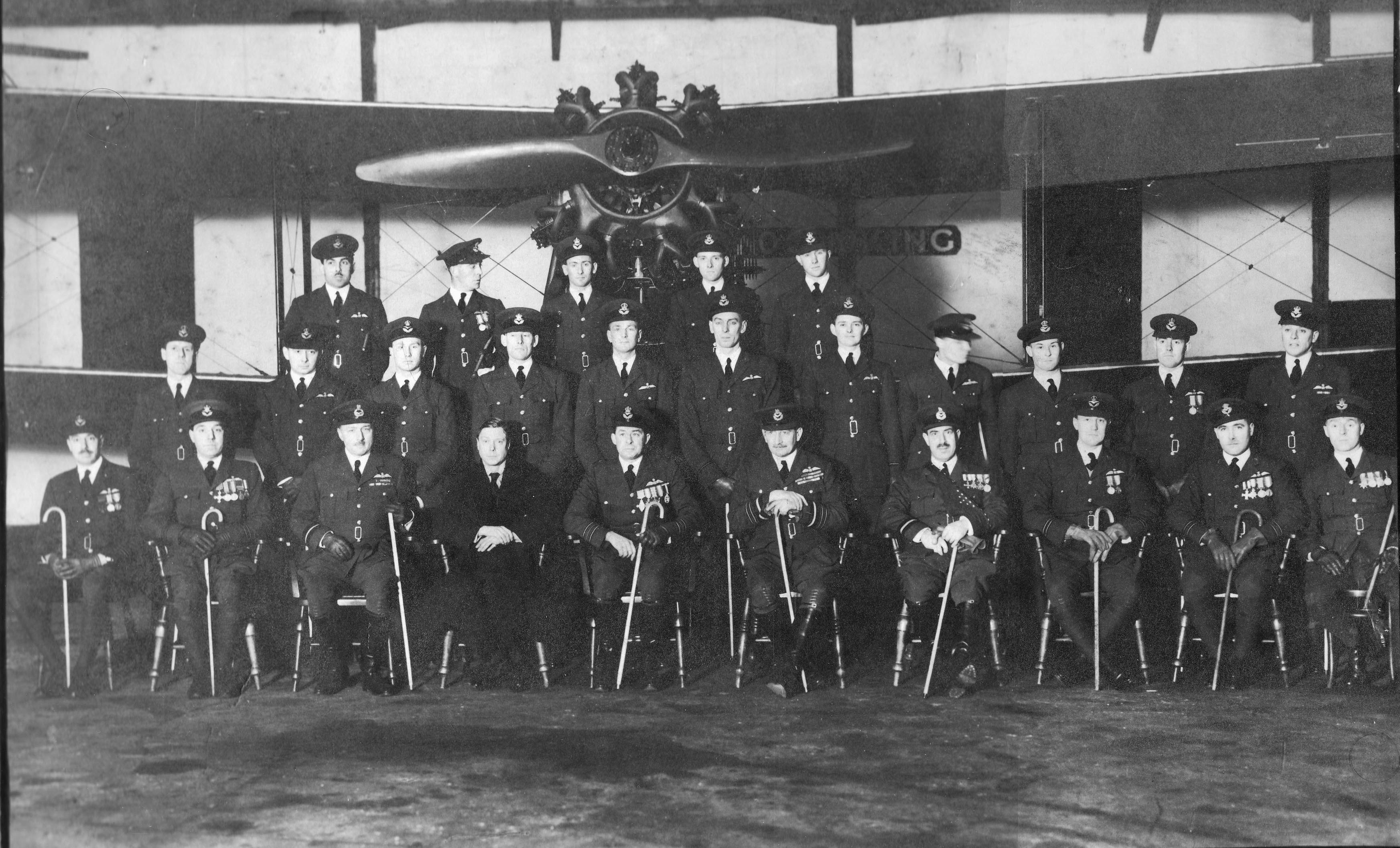 Sqn Histories 600610_P